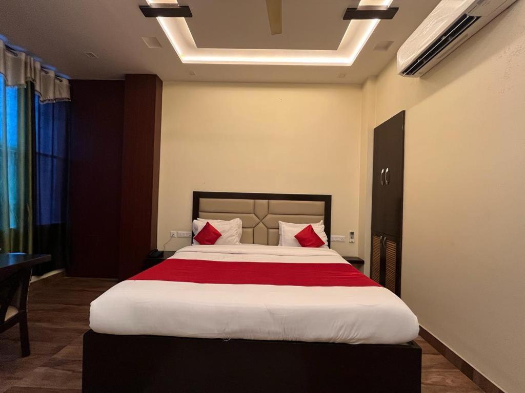 Hotel Mayur Palace Agra  Kültér fotó