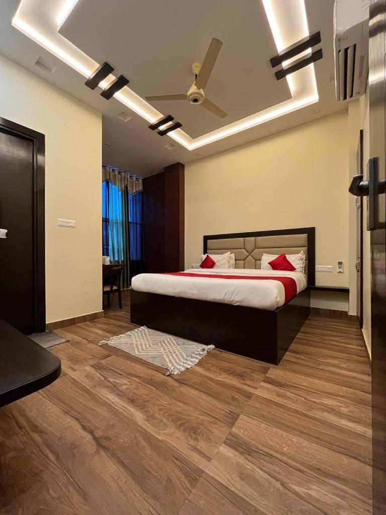 Hotel Mayur Palace Agra  Kültér fotó