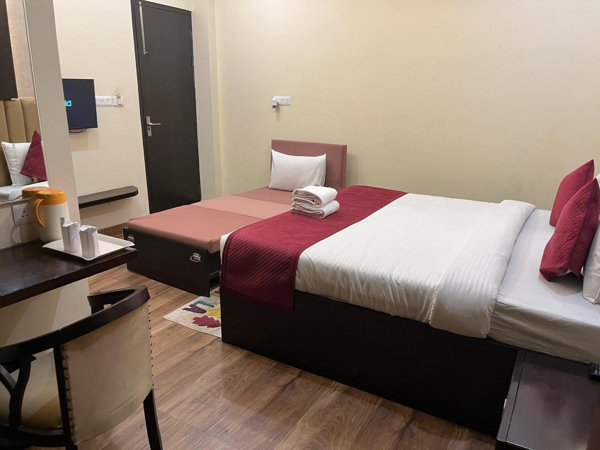Hotel Mayur Palace Agra  Kültér fotó